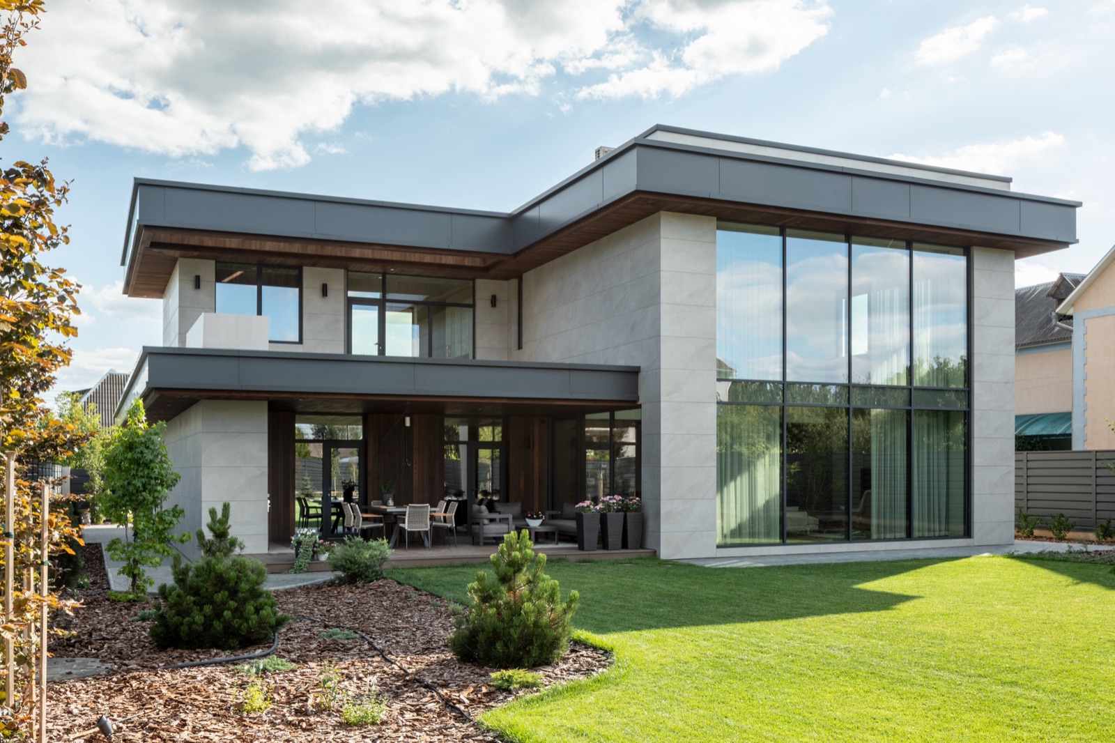 corner view with panoramic glazing