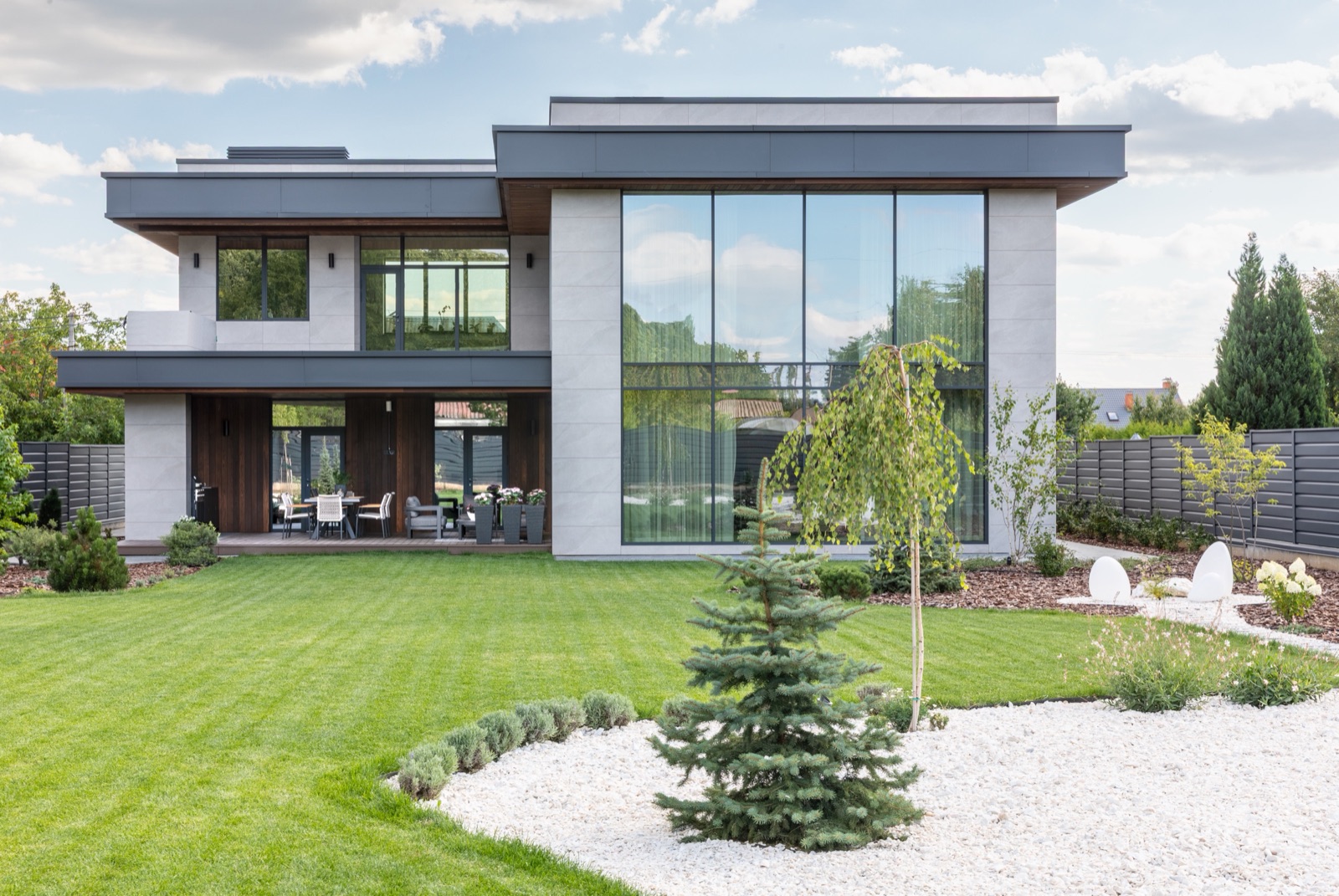 Aura House architecture by COBALT, Vinnytsia, Ukraine - glazed rear facade and landscaped garden