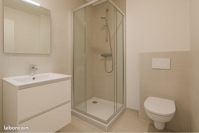 For rent - F2 40 sqm just steps from the train station