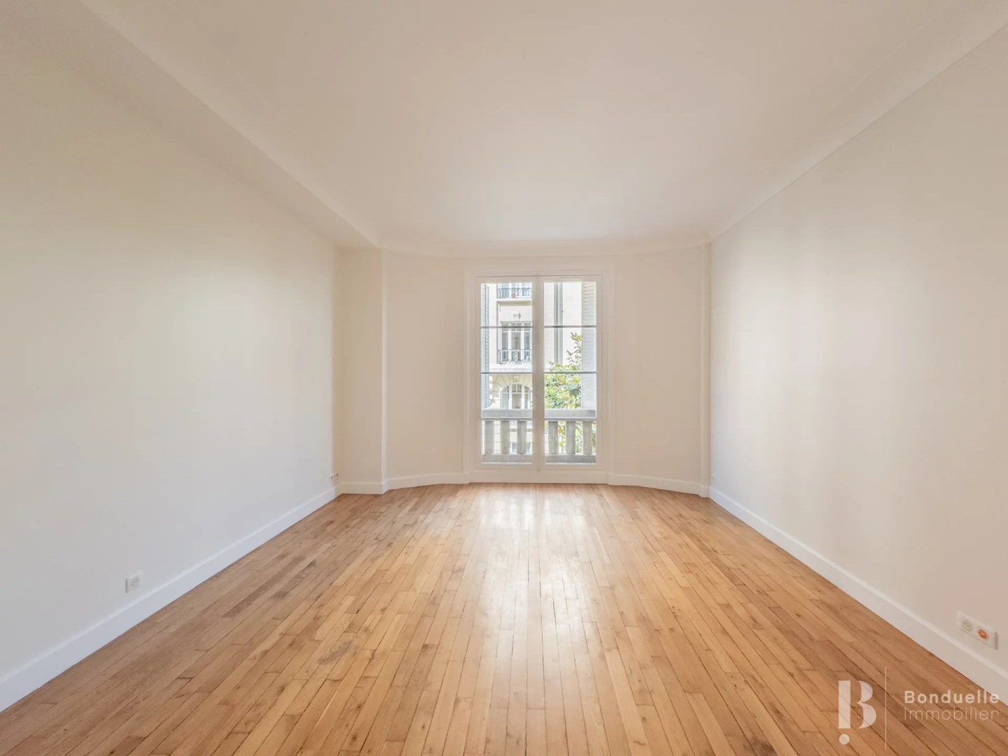 NEUILLY - À LOUER VIDE - 5 PIECES 107 M2 - 1er étage - RUE DELAN