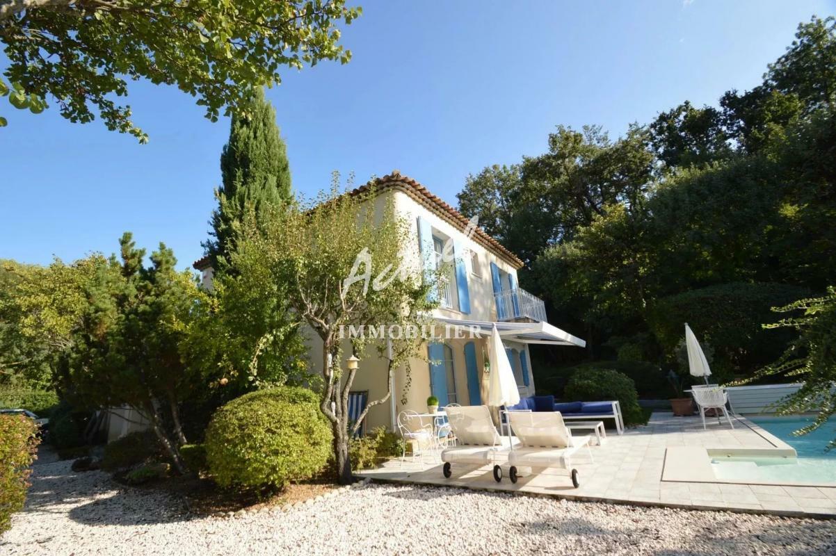 Maison récente 170 m2 et piscine