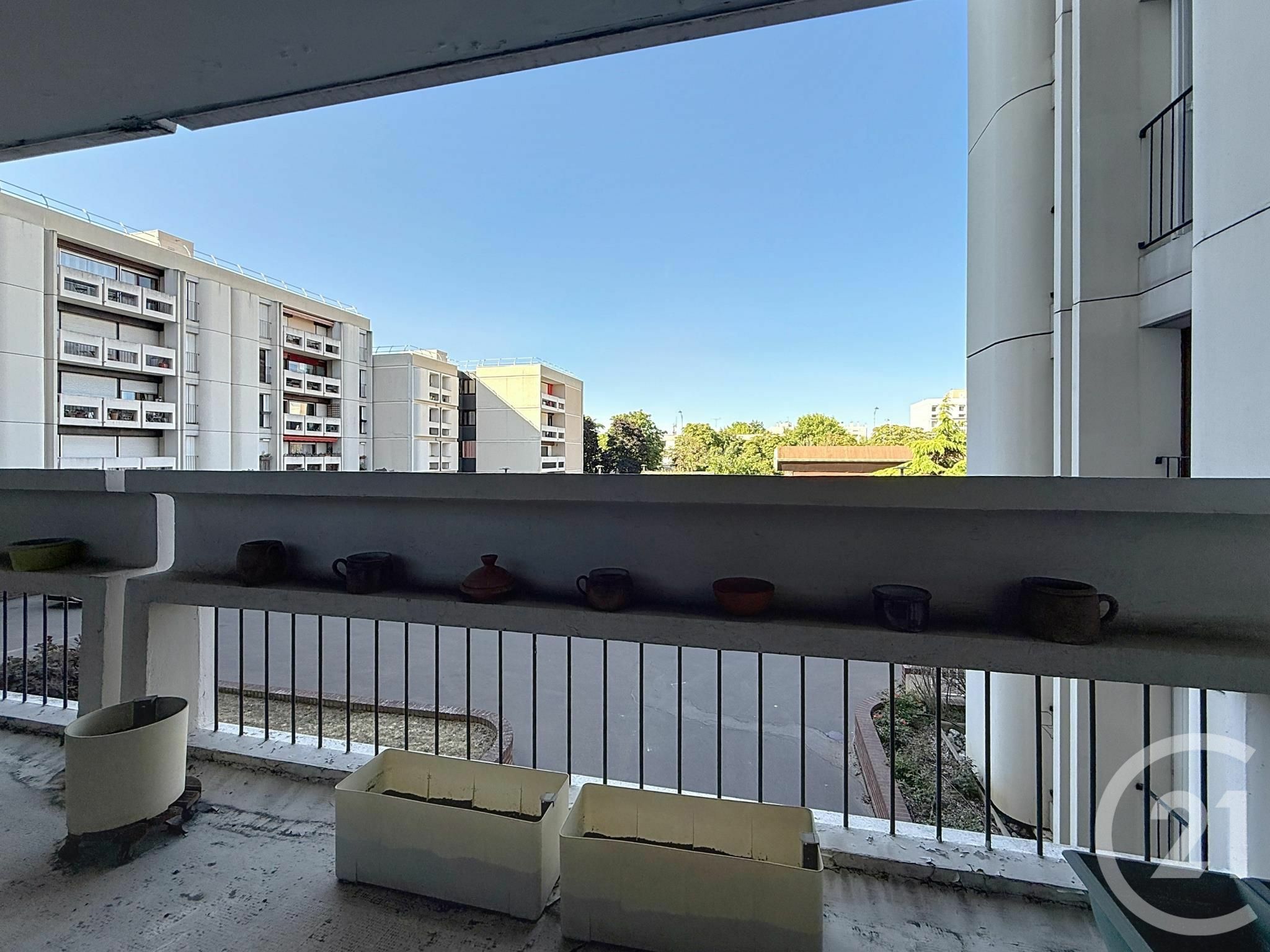 Sale apartment of 99 sqm in Nanterre