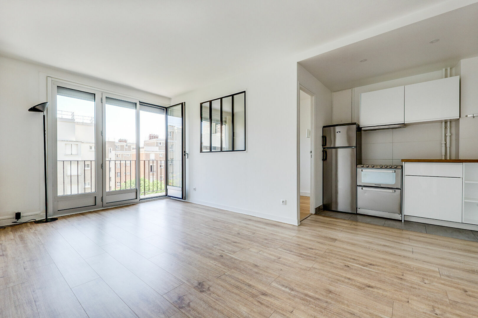 PARIS 20th - PELLEPORT - Recently renovated 2-bedroom apartment, quiet with balcony