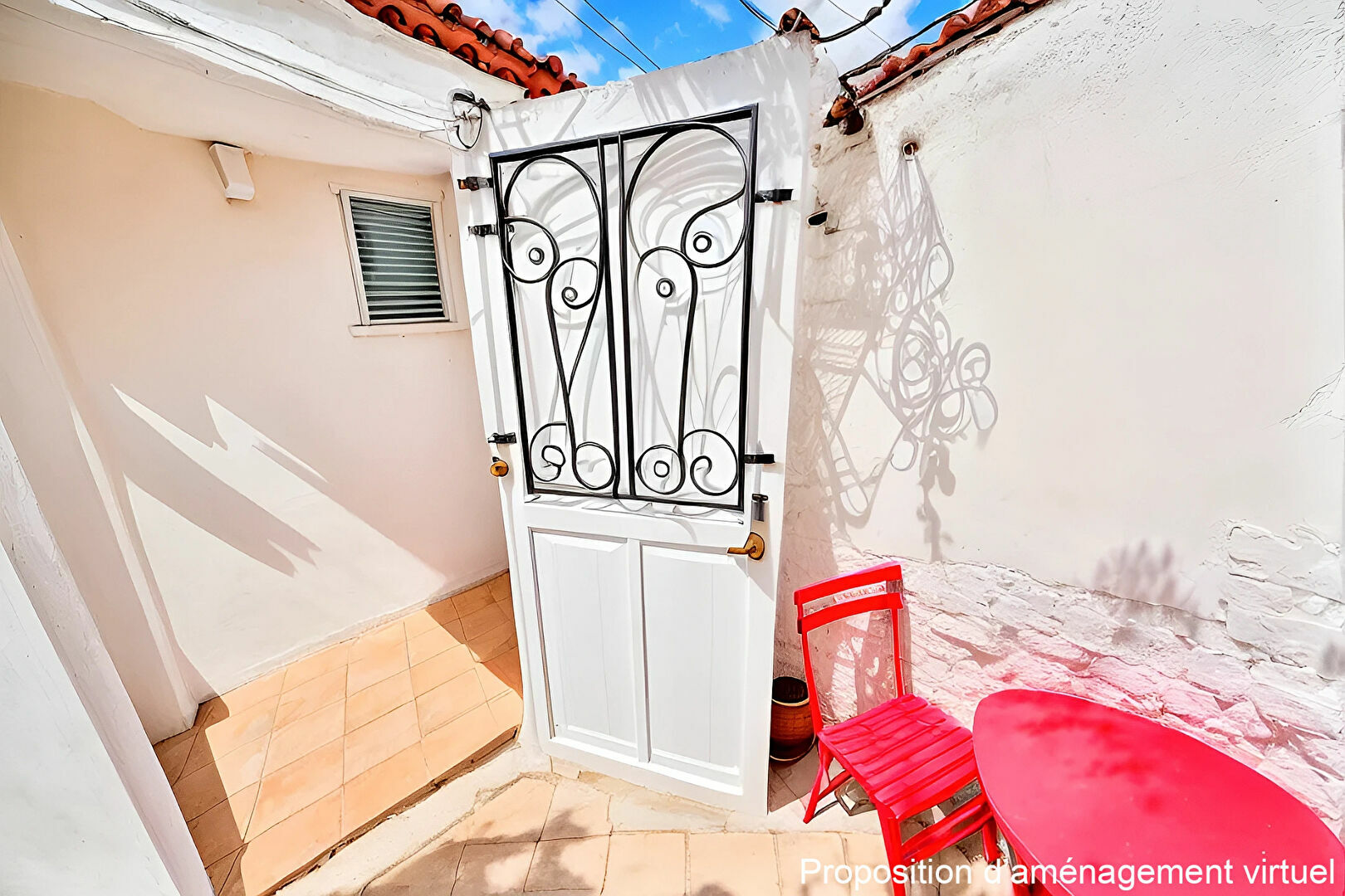 T2 23 sqm with patio in quiet Paris 18, rue des Cloys 75018