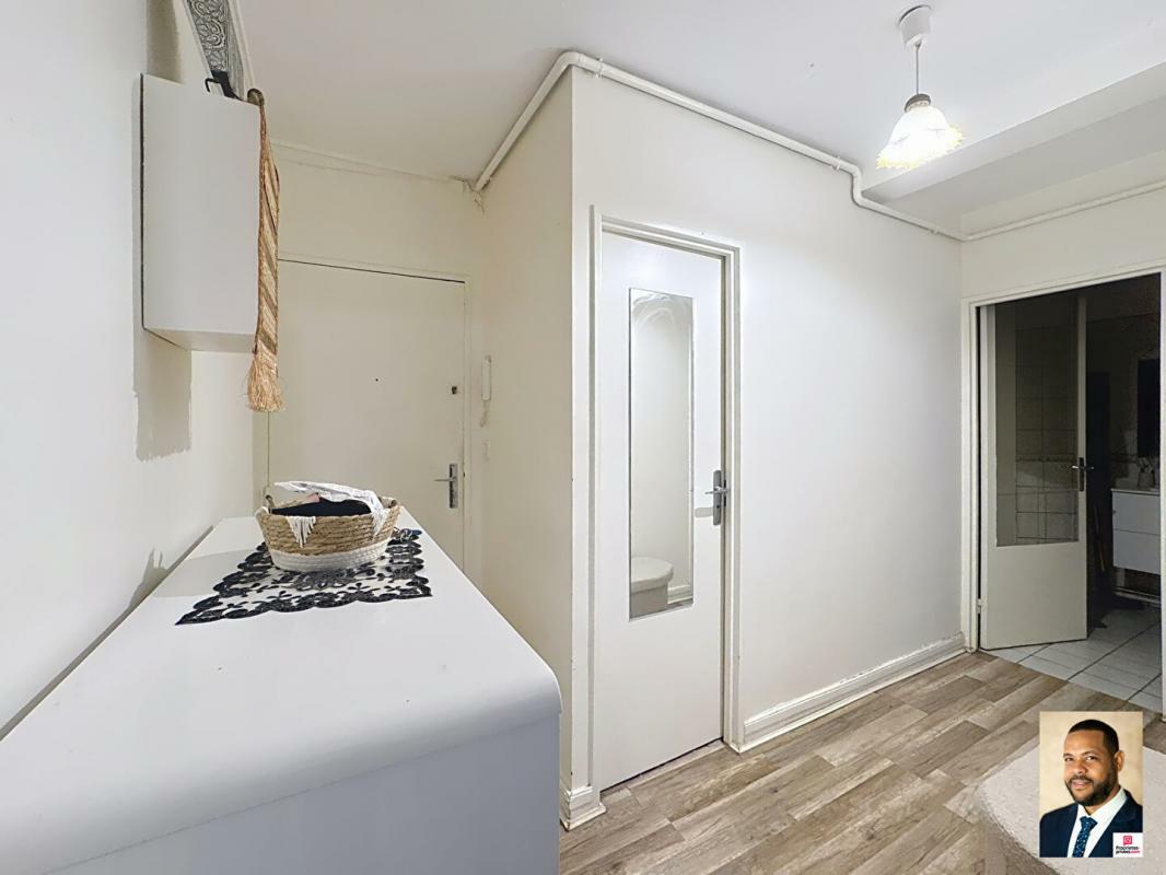 Two-room apartment in Ivry Sur Seine, 47 sqm.