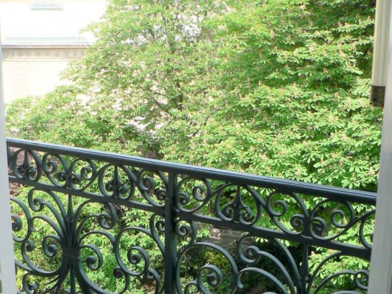 Location appartement de 73m2 à PARIS 8