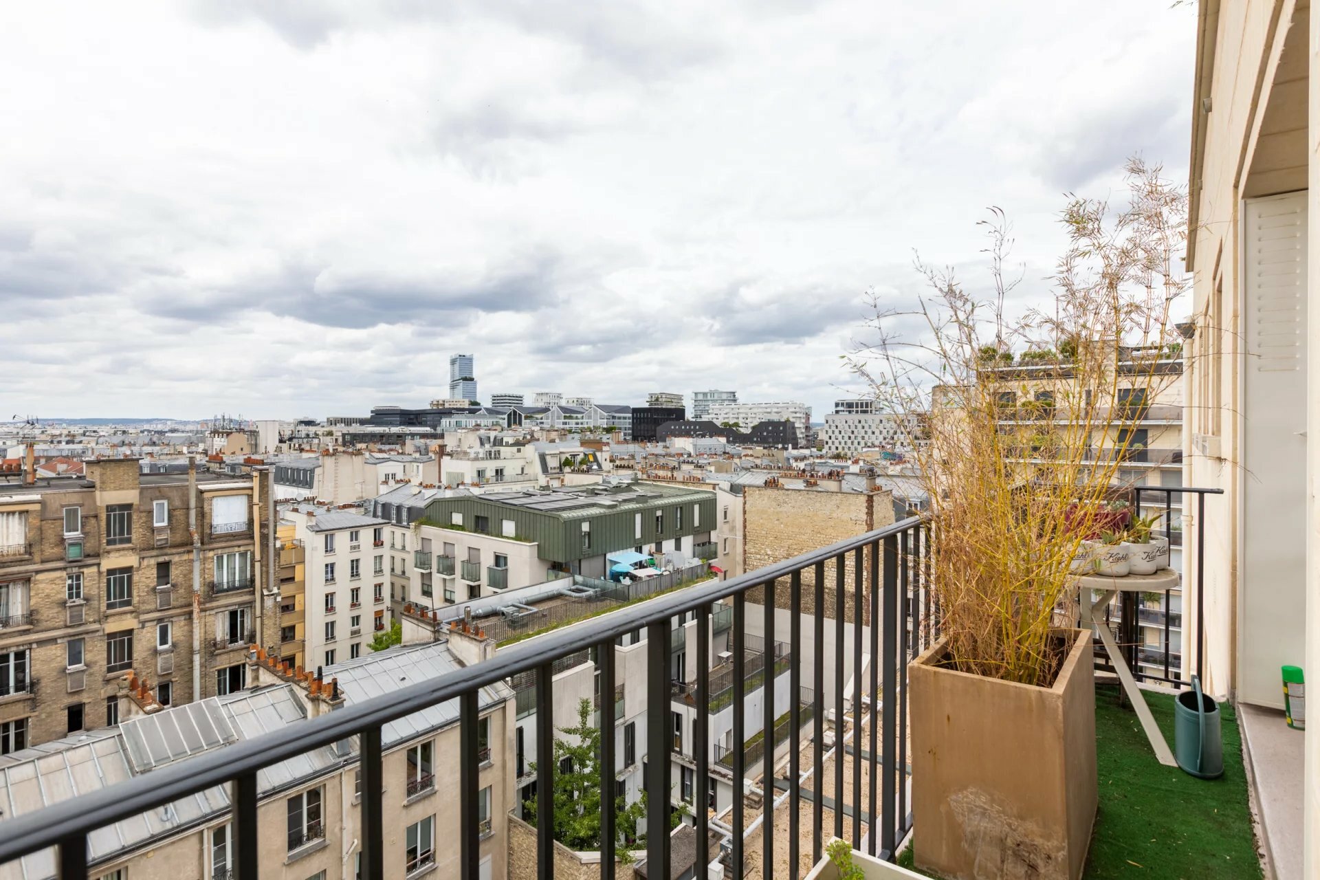 PARIS 17 EME - RUE DE SAUSSURE / PONT CARDINET - DUPLEX 4 PIECES + TERRASSE + BOX