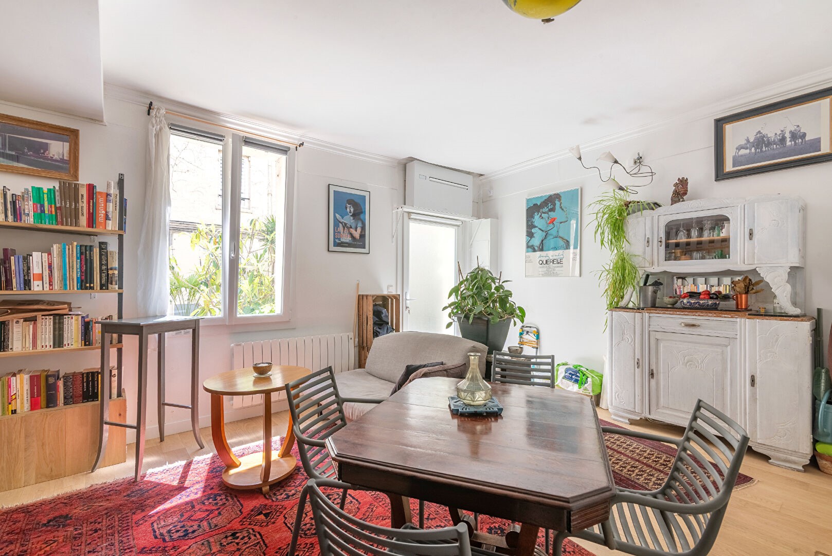 Appartement 34 m² lumineux Paris 10 cour pavée proche canal
