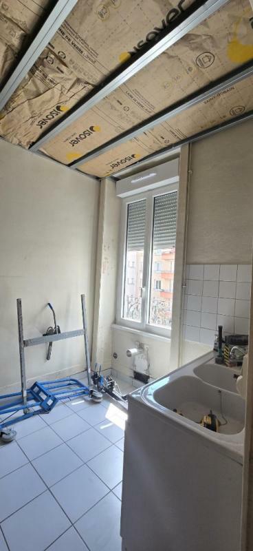 T1 BIS AU 2EME ETAGE - 27 M2 - VILLEURBANNE