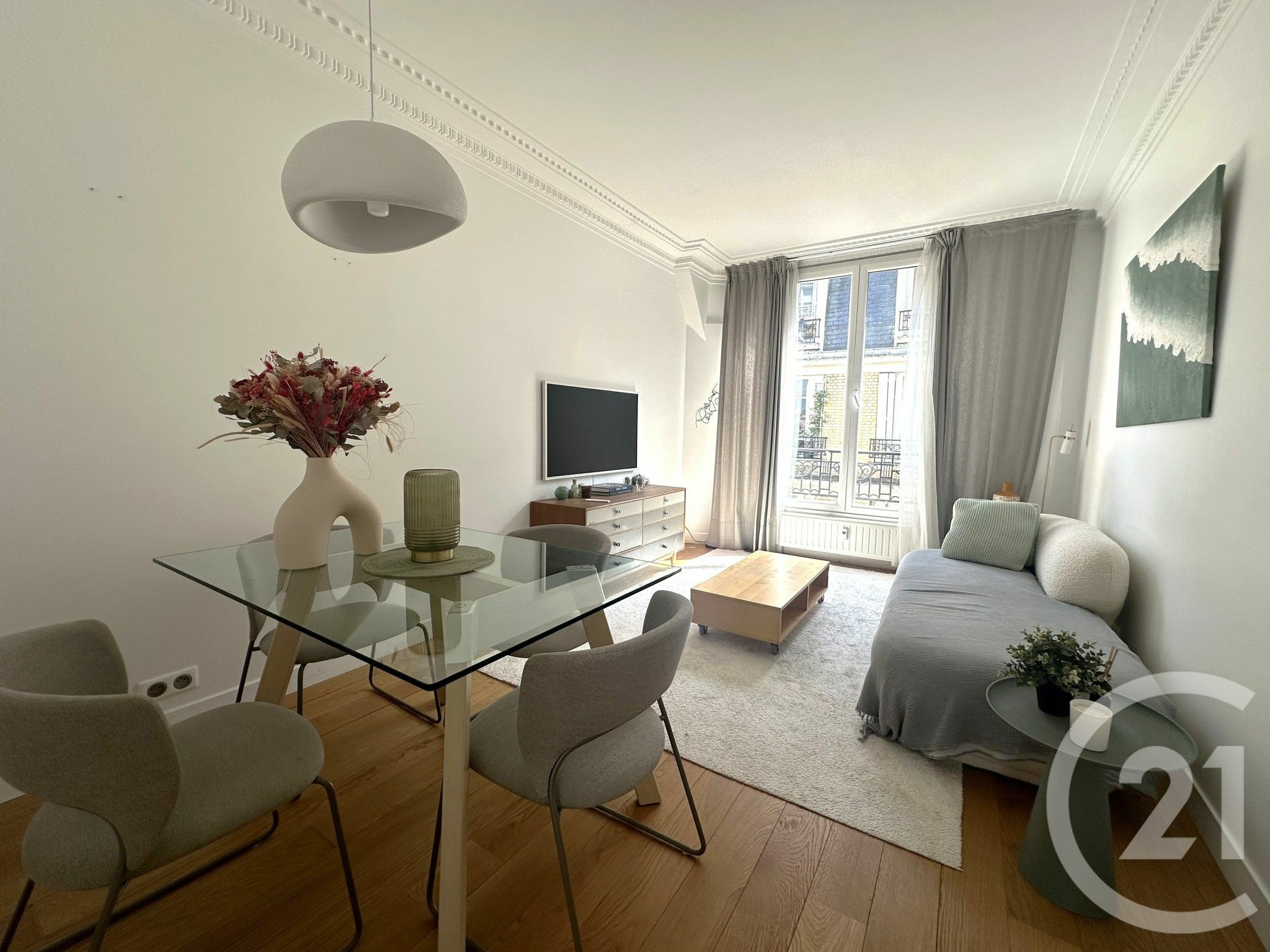 Location appartement de 40m2 à PARIS 16