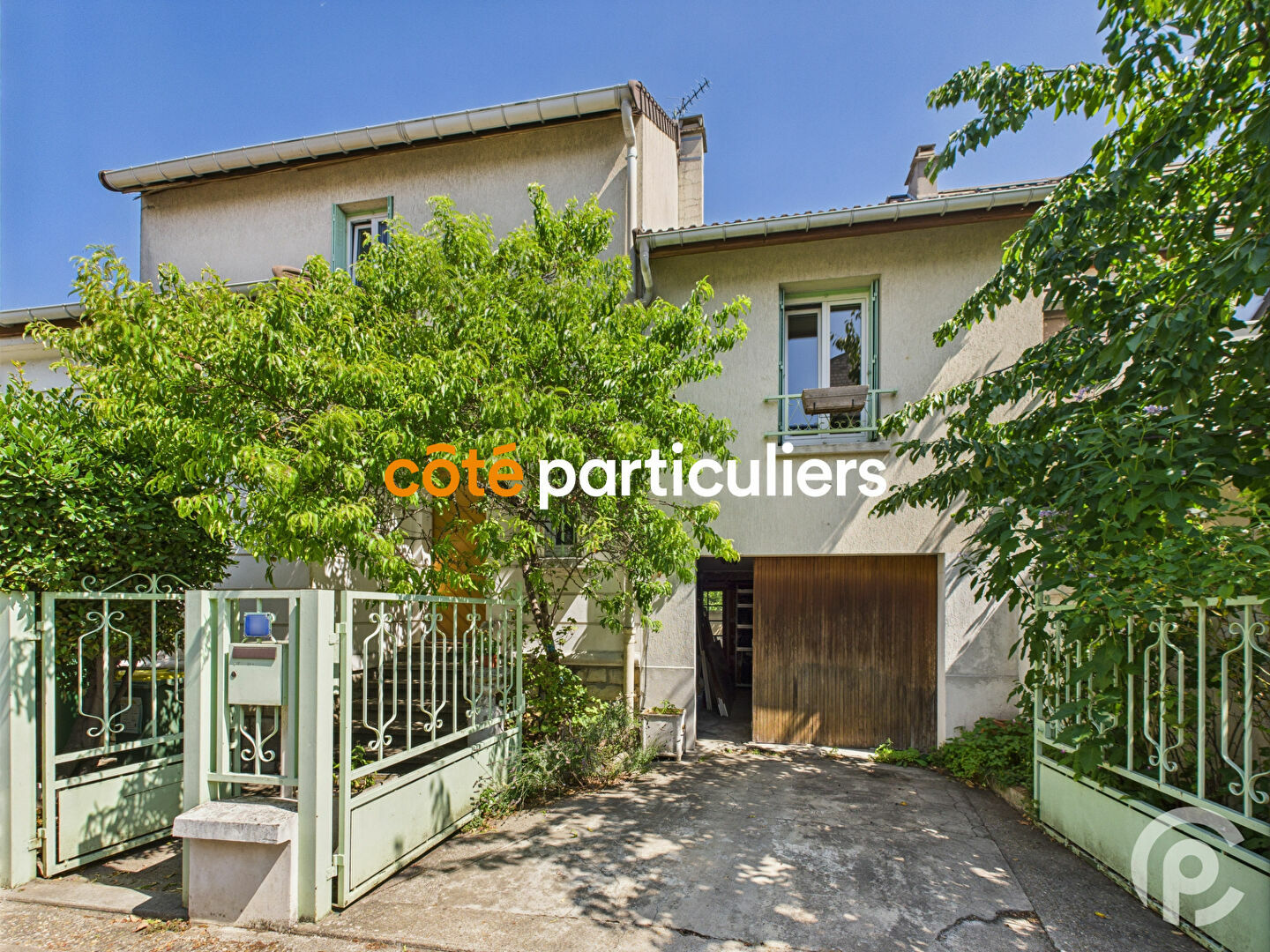 5-Room House 89 sqm with Basement in Clamart 92140, Gas Heating