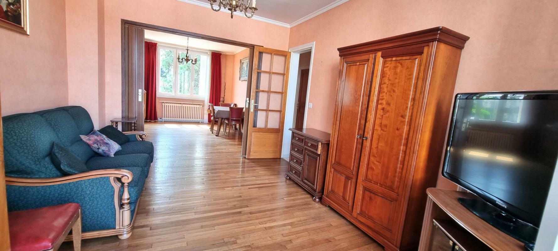 House 111 sqm 6 rooms garden Nanterre near transport
