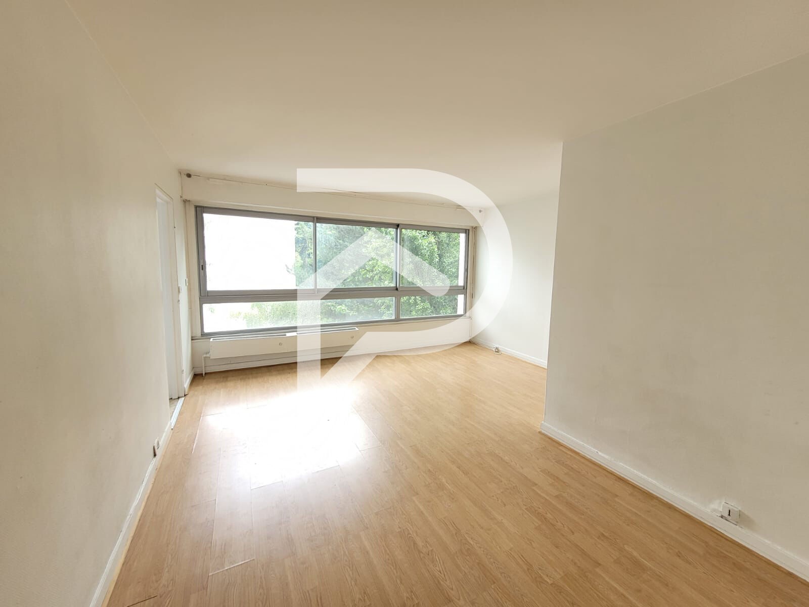 27sqm Apartment in Paris 15 with Elevator Near Amenities