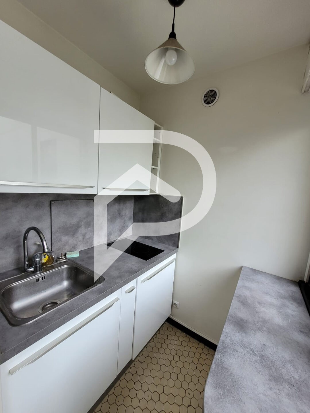 Location appartement de 27m2 à PARIS 15