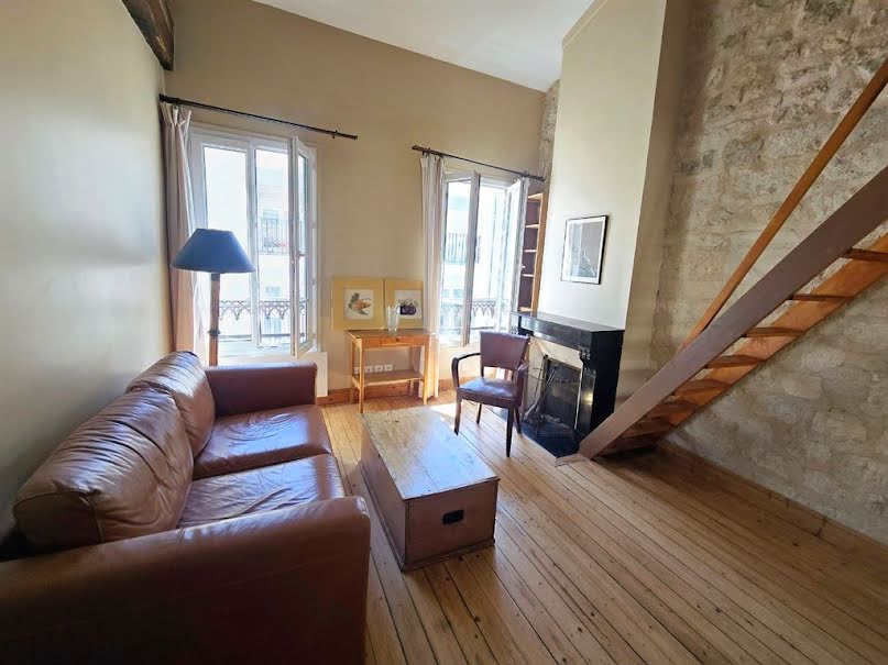 Renovated duplex T2 39 sqm in the heart of Saint Cloud 92210