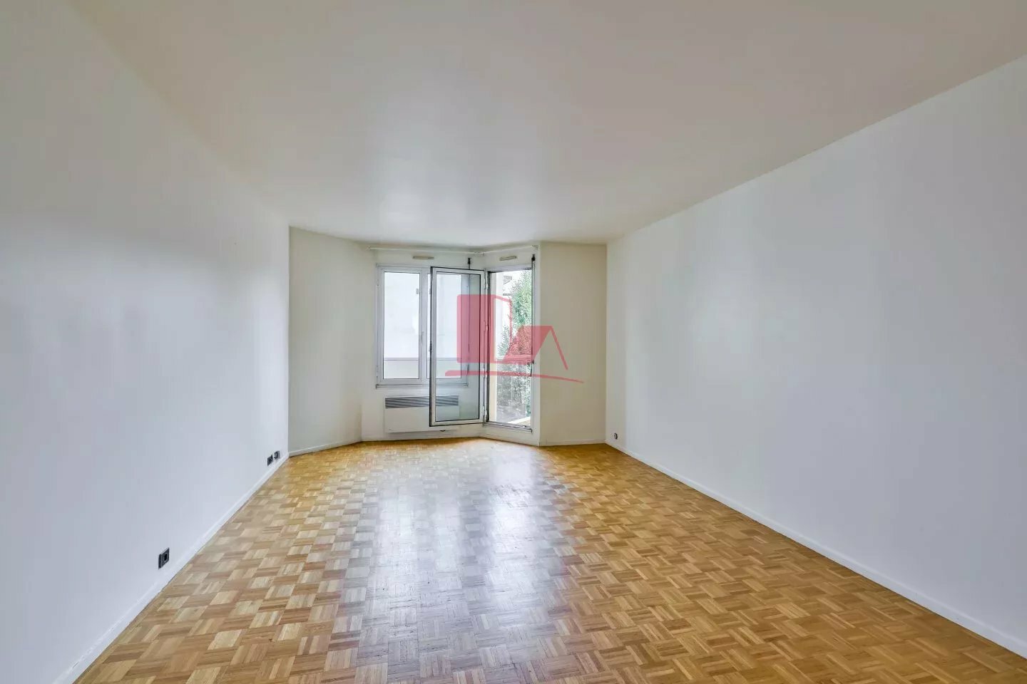 3-Room Apartment 68 sqm with Balcony in Vanves, Near Malakoff Metro