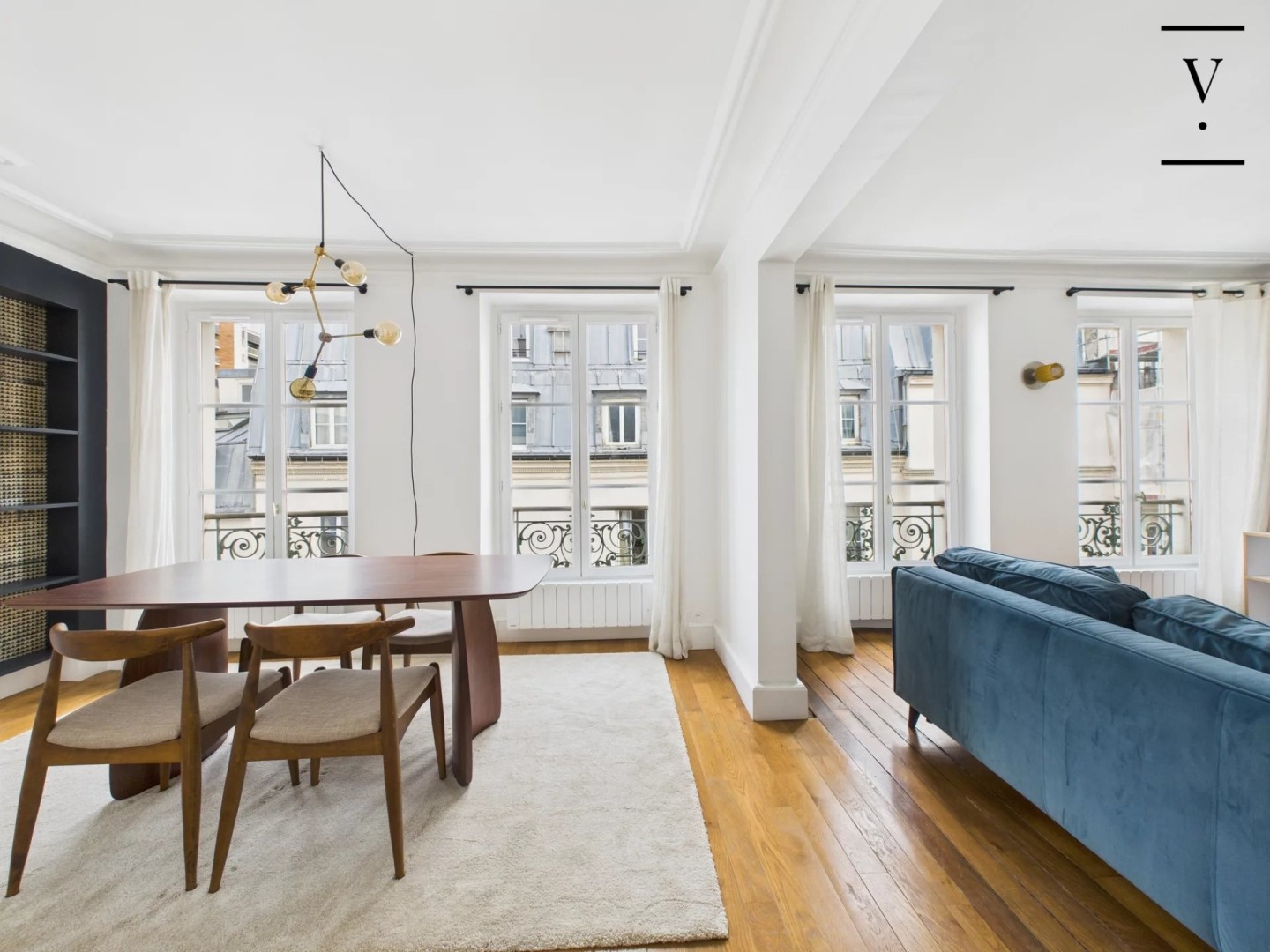 Bright renovated T2 53sqm Paris 11 near shops