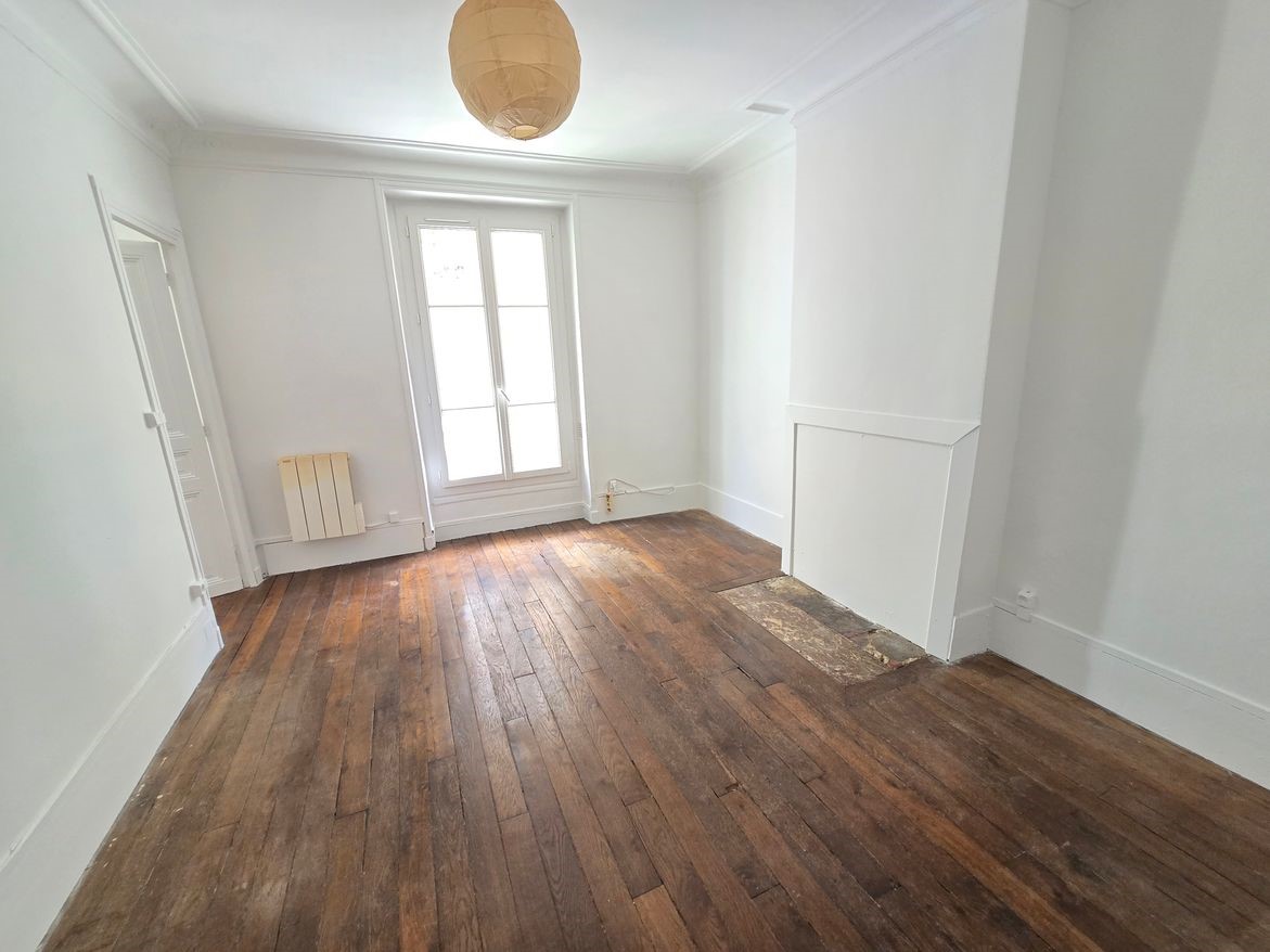 Bright T2 31 sqm 1st floor Paris 18 close to Château-Rouge metro