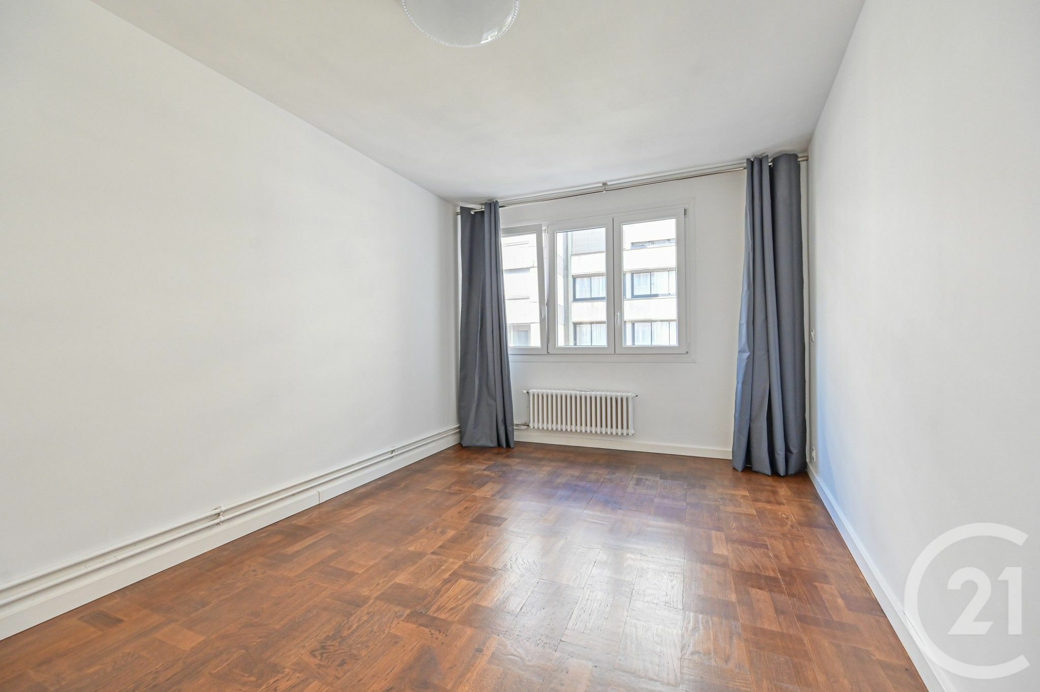 Location appartement de 71m2 à PARIS 16