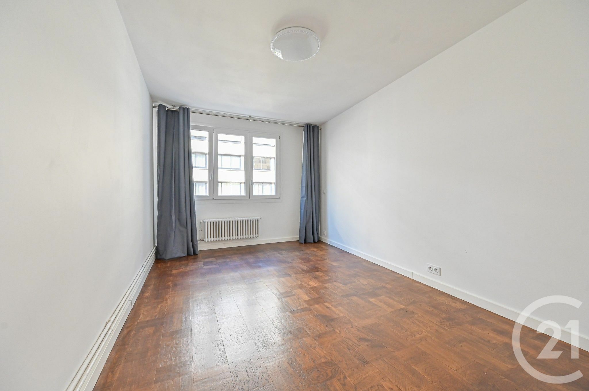Location appartement de 71m2 à PARIS 16