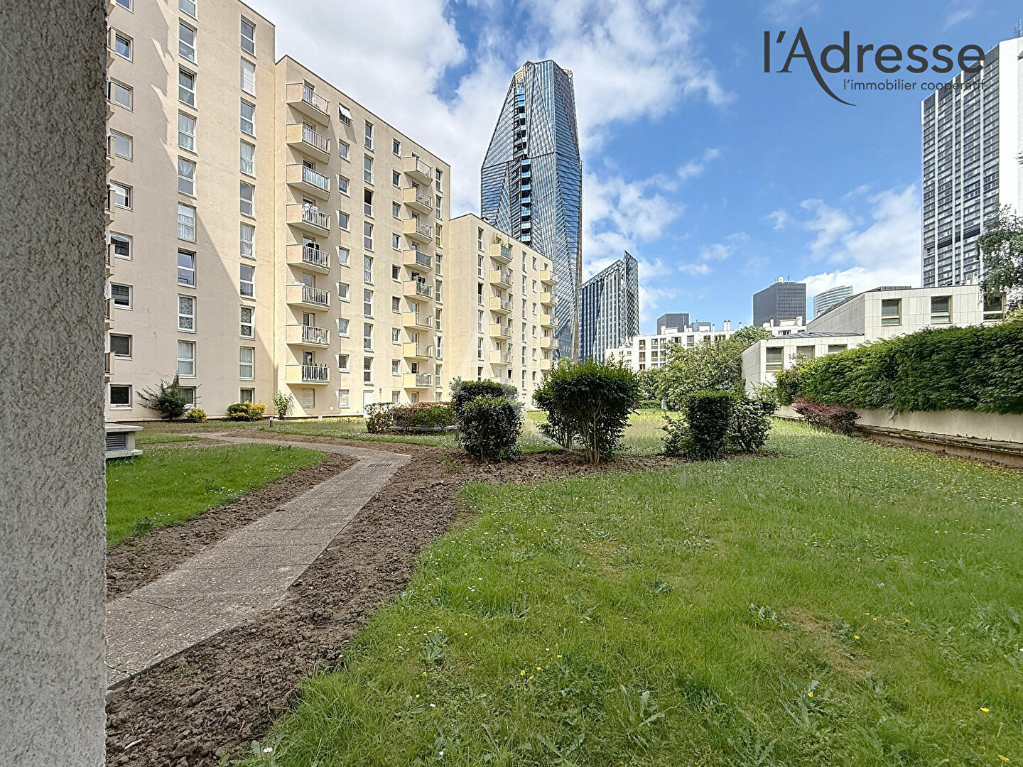 PUTEAUX/ Charles Lorileux - Appartement 3 pièces 75m2 - 1 Parking