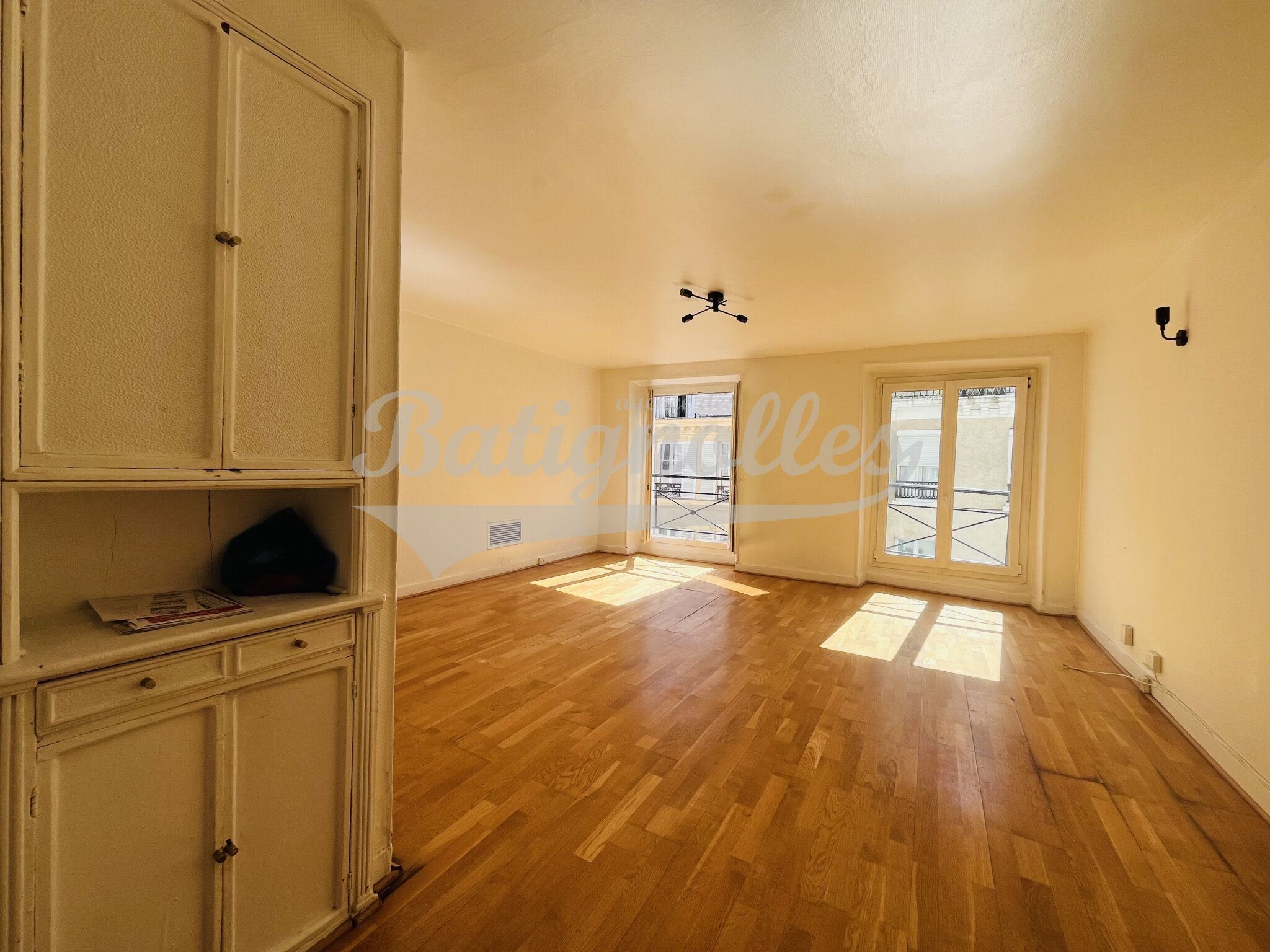 Appartement deux pièces 44.66m2 REPUBLIQUE - PARIS 11