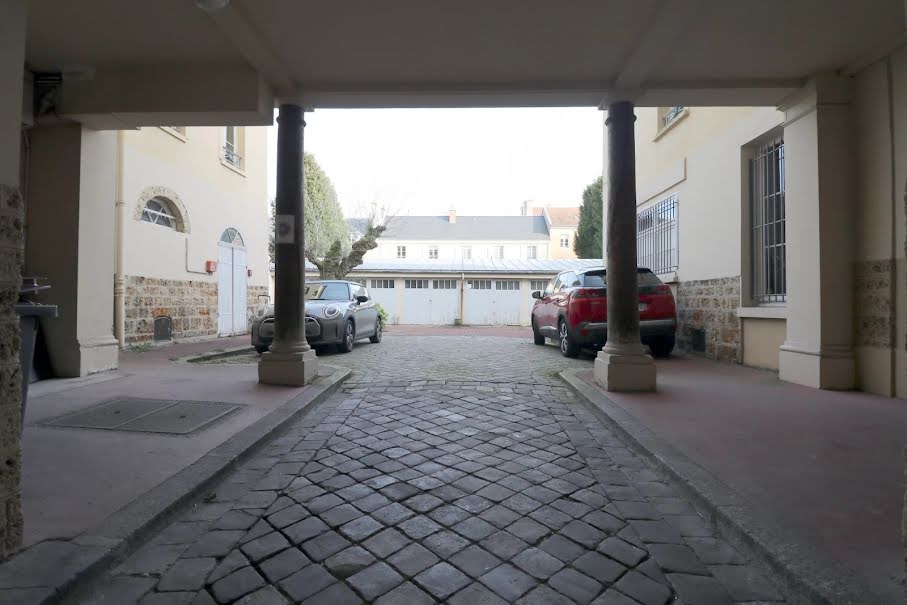 Vente immeuble 30 pièces 850 m2