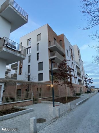 Studio 32 m² avec balcon à Poissy dans écoquartier récent