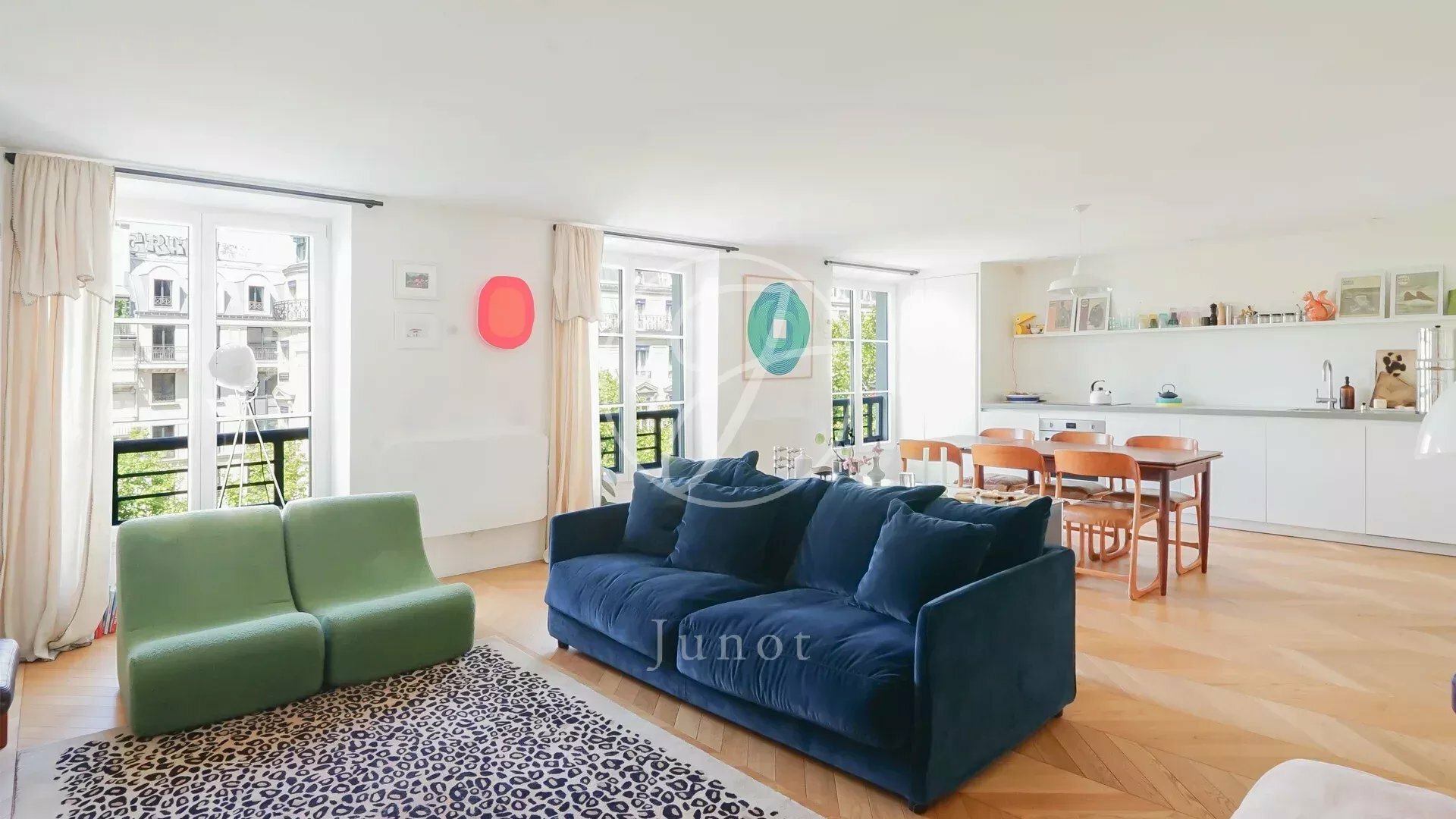 Paris 3e - SAINT-MARTIN - Appartement à vendre - 4 pièces - 84,60m2 Carrez - 2 chambres.