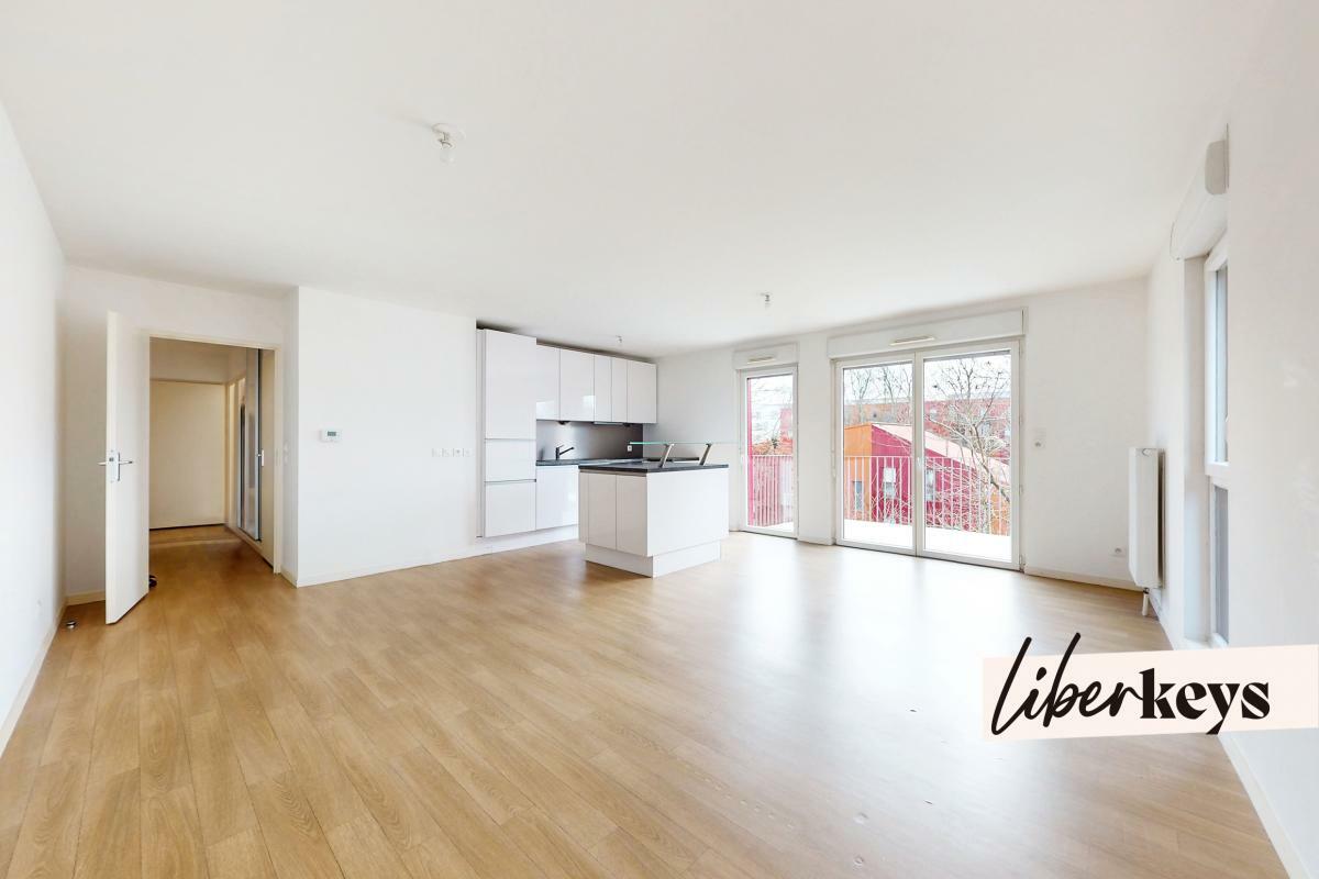 Appartement 3 pièces de 68 m2 avec balcon et 2 places de parking - Lille-Sud