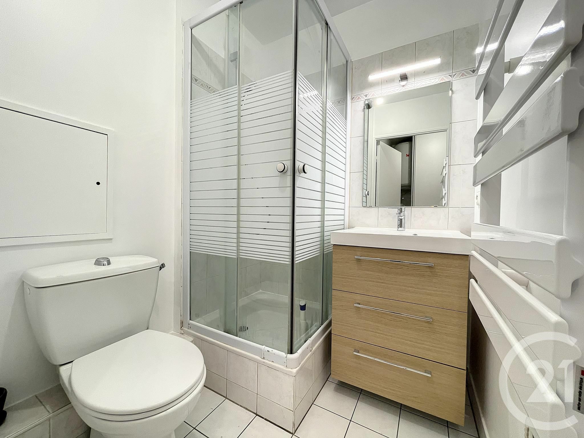 Location appartement de 18m2 à SURESNES