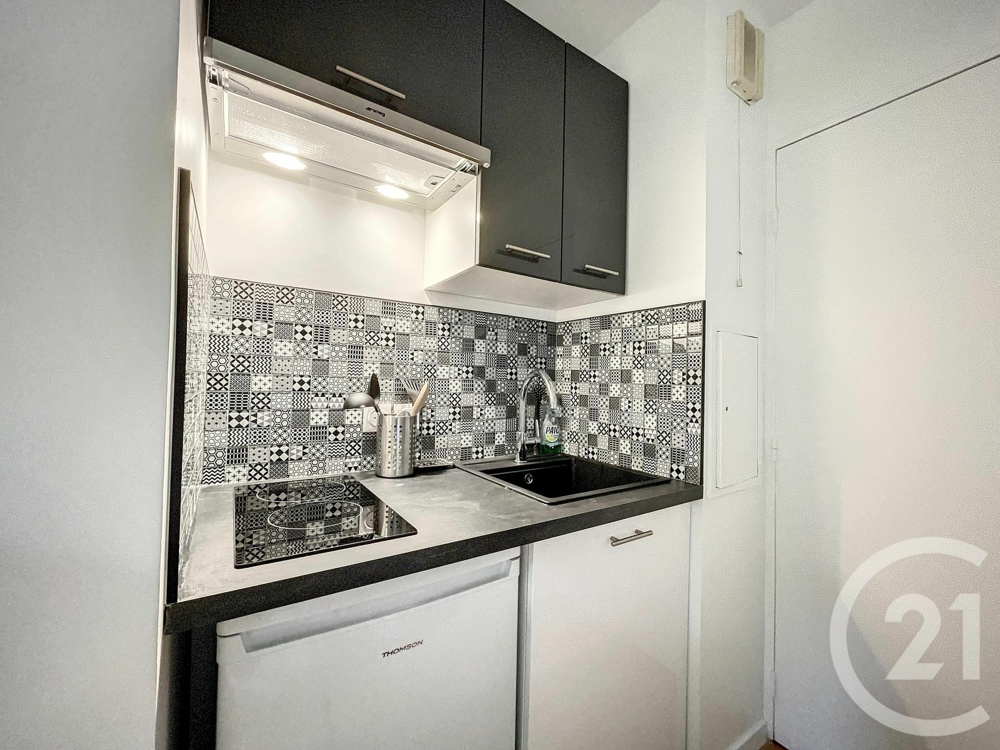 Location appartement de 18m2 à SURESNES