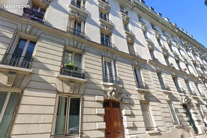 Bright 3-Room Apartment 40 sqm Elevator Paris 20th Floor