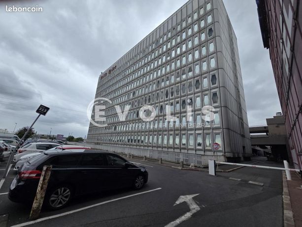 Bureau 240 m² lumineux avec accès PMR à Thiais 94320
