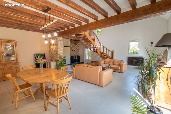 Pavillon 7 pièces 210 m2