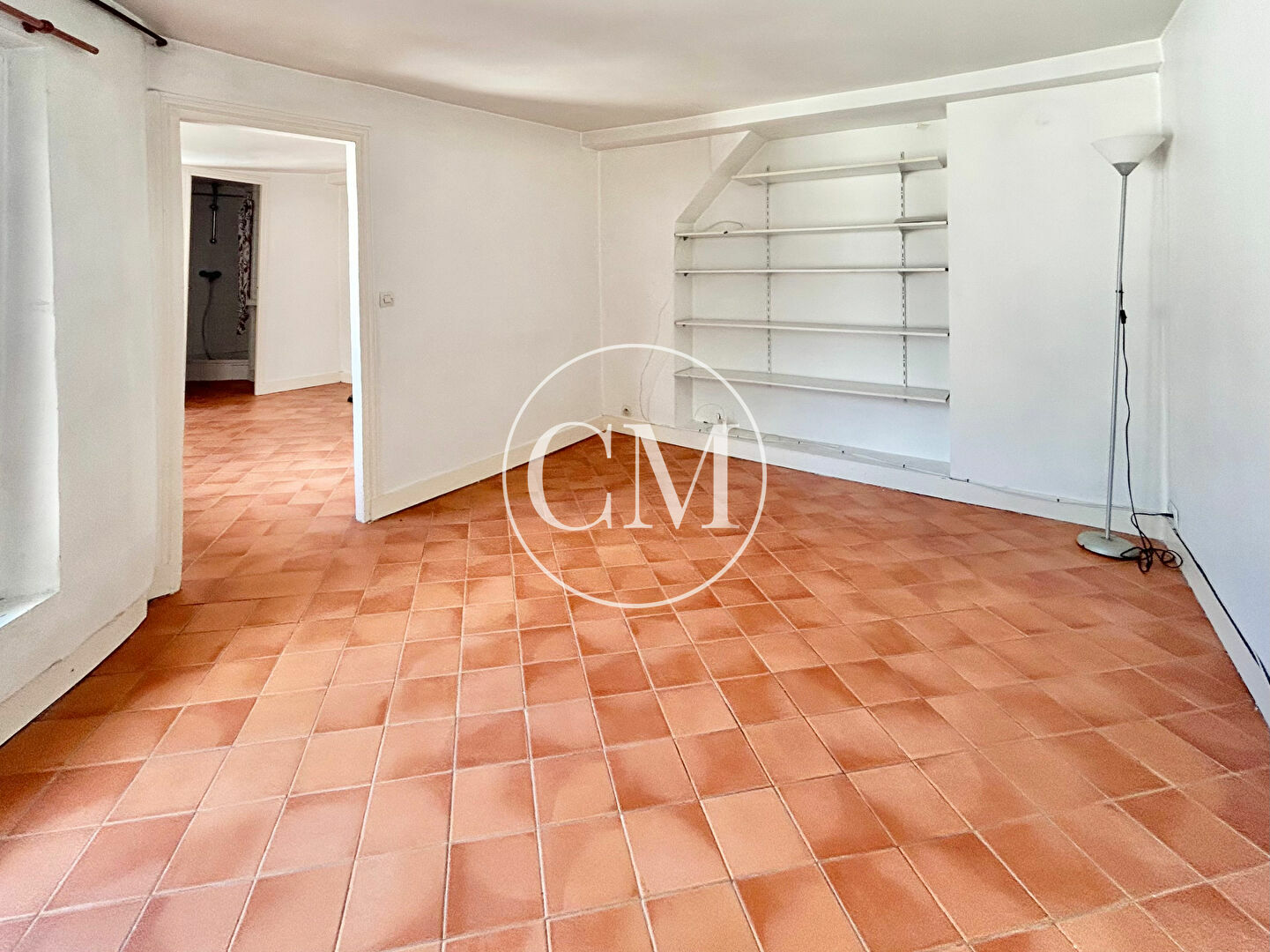 T2 25 m² dernier étage calme Versailles Saint Louis