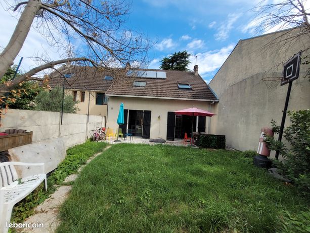 Single-family home 110 sqm Beregovoy neighborhood 359,000€