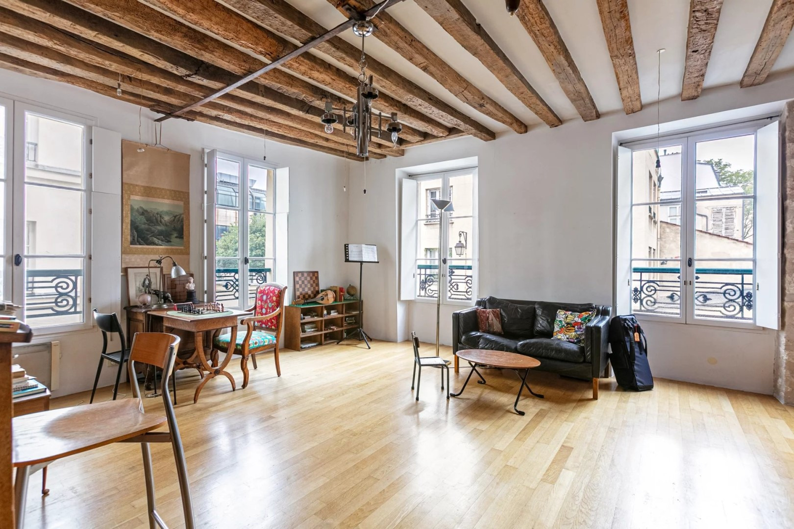4-Room Apartment 55 sqm Southwest Facing Paris 3 Marais
