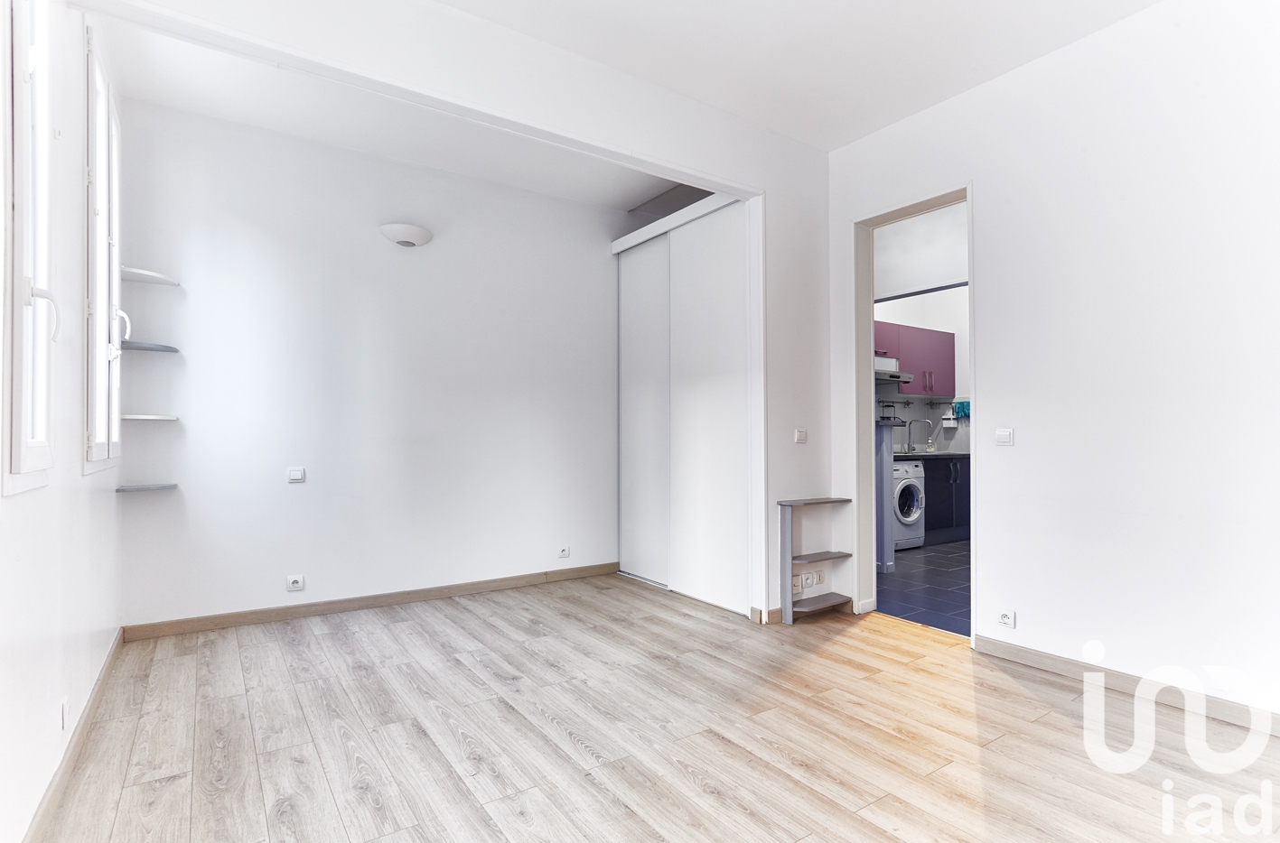 Bright 29 sqm Studio with Cellar for Rent Furnished Clichy 92110