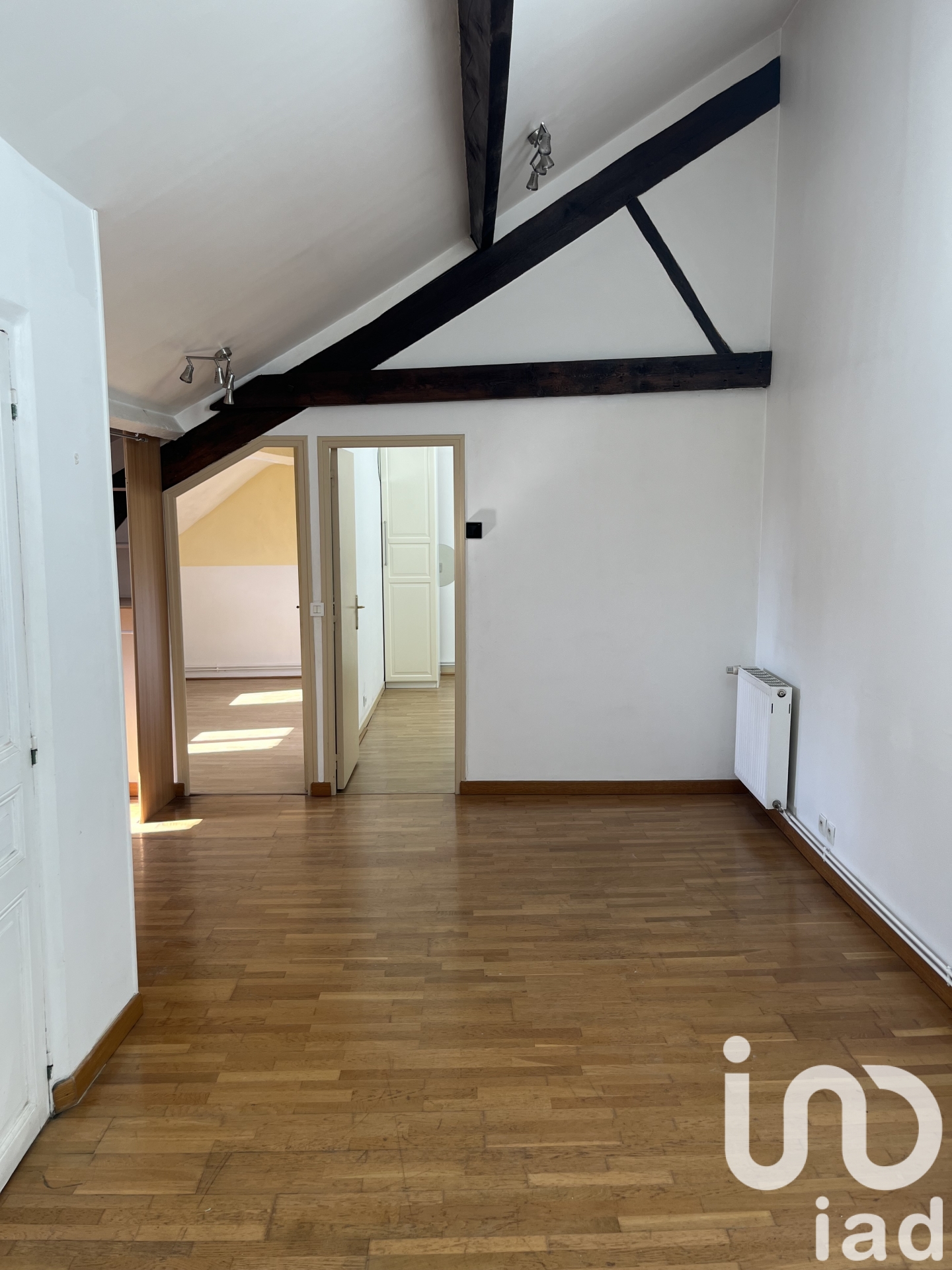 Bright 1-Bedroom 46 sqm Apartment, 3rd Floor Fontainebleau Center €850