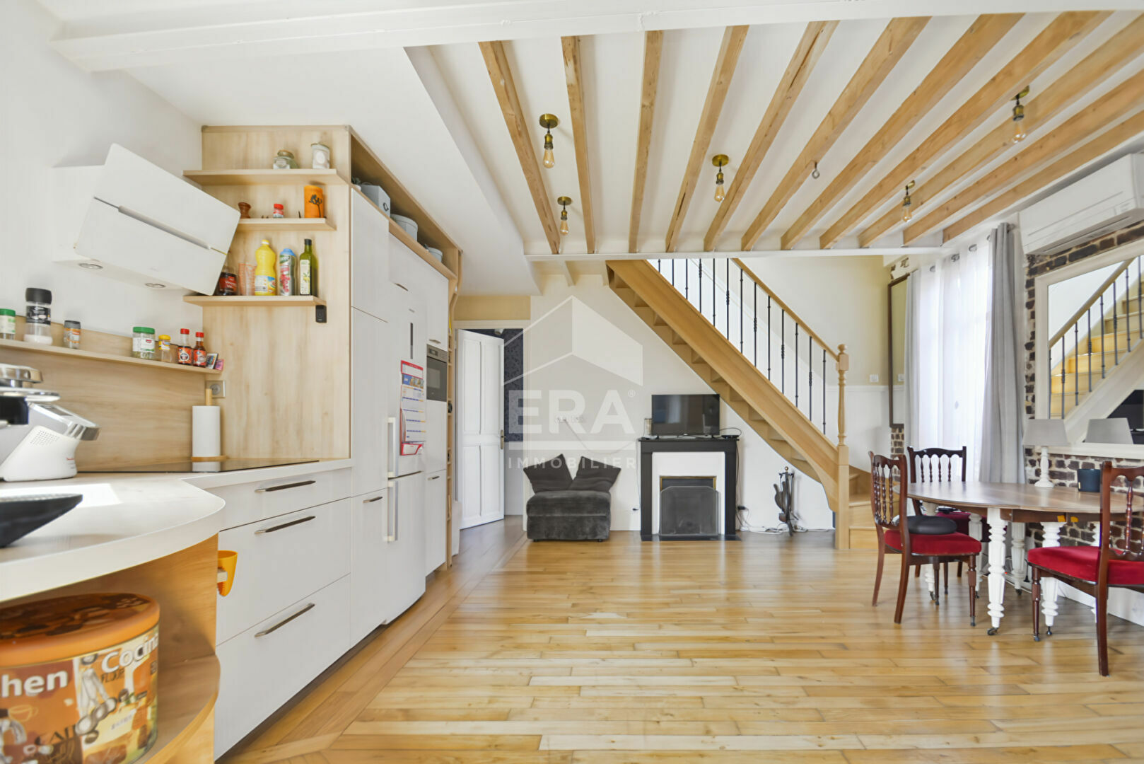 Bright 120 sqm Top-Floor Apartment in Boulogne Billancourt