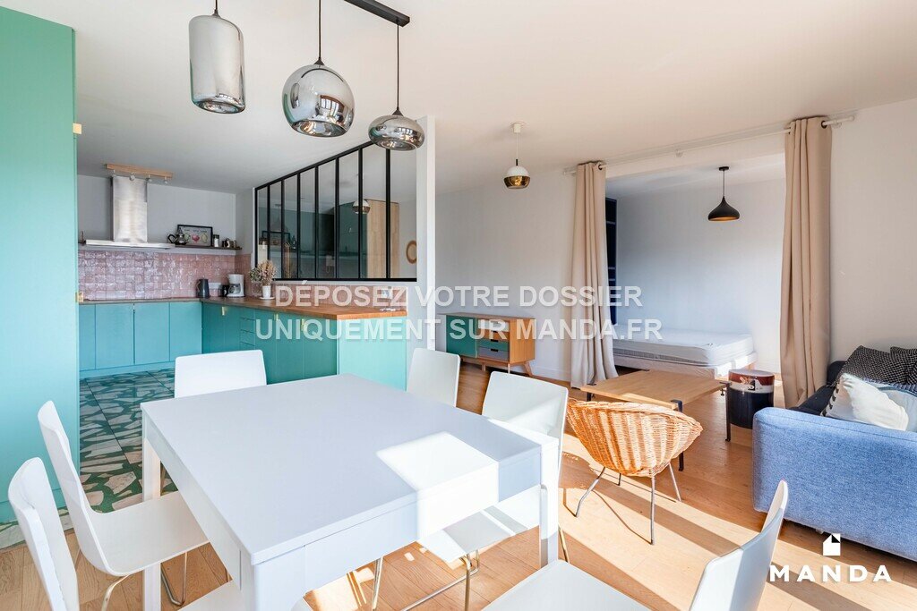 93sqm Apartment with Balcony for Rent in Paris 18th Arrondissement