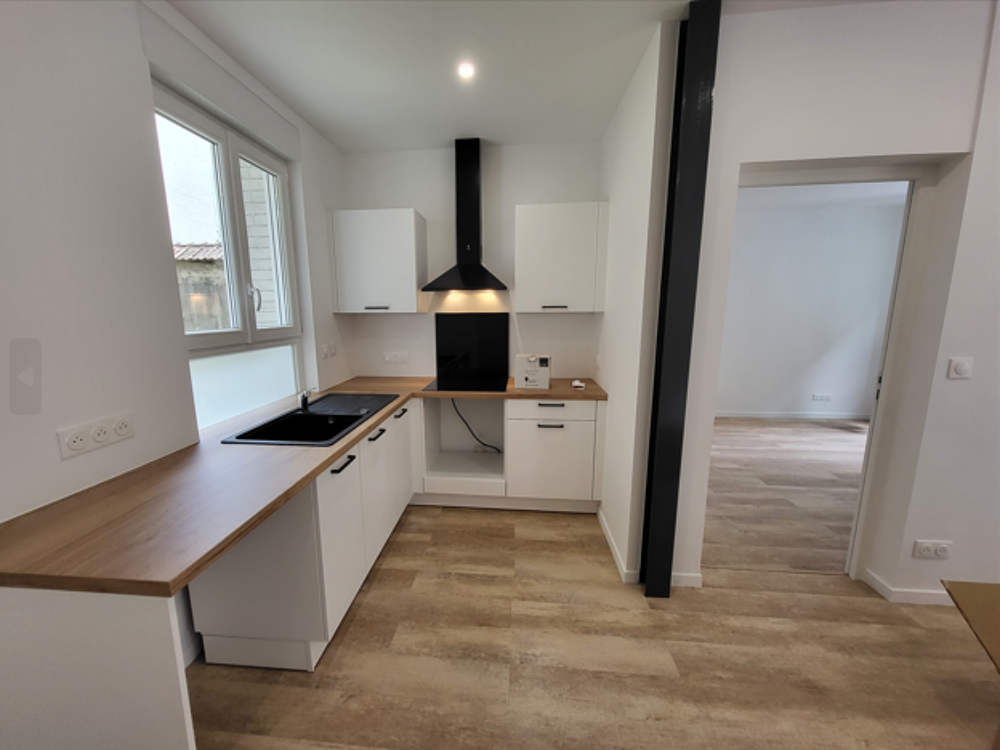 T2 43 m² terrasse rénové Reims Saint Remi proche commerces