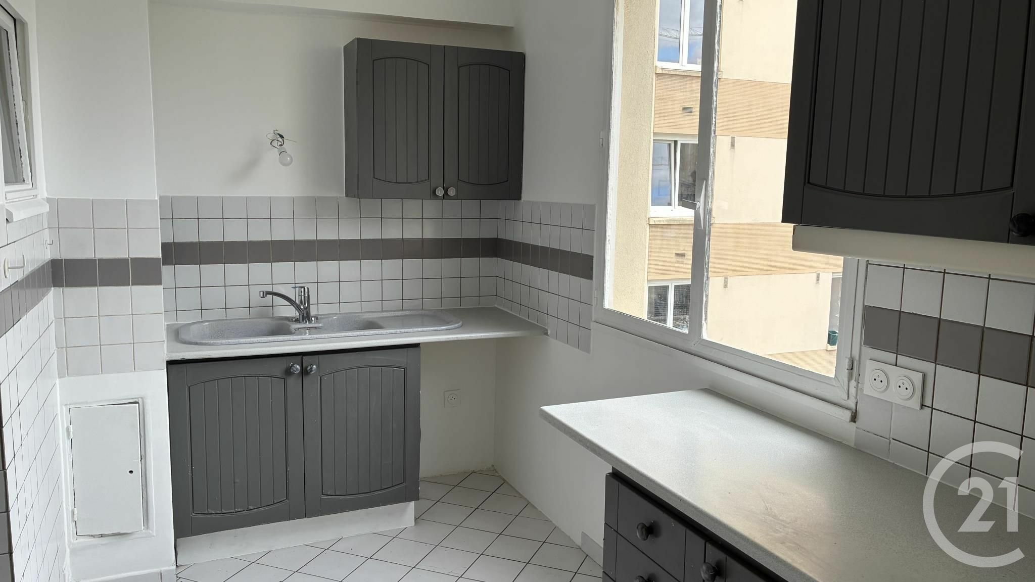 Location appartement de 68m2 à PARIS 18