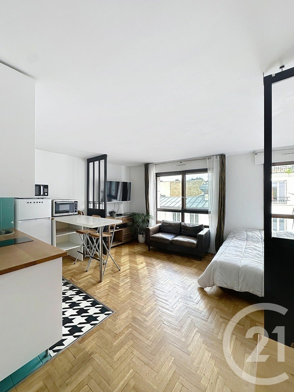 Appartement 28m² studio lumineux étage élevé Levallois Perret