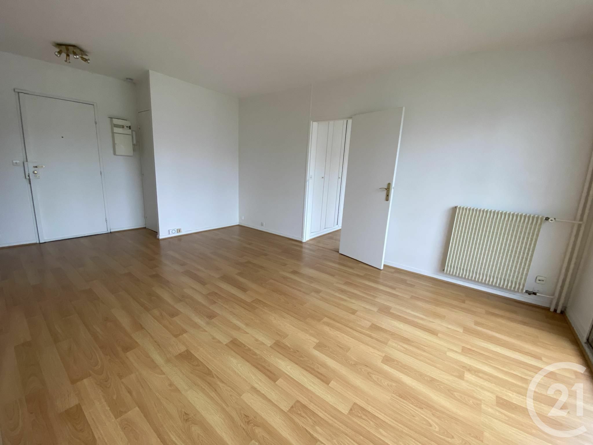 T2 45m² lumineux balcon Puteaux proche transports