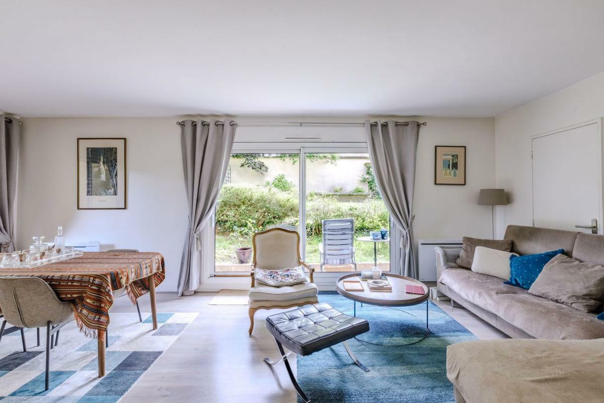 SAINT GERMAIN EN LAYE - GRAND APPARTEMENT AVEC TERRASSE