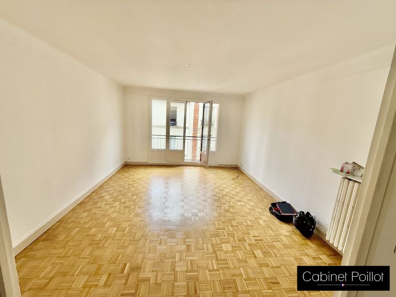 Appartement 74 m² 3 pièces clair Paris 20 proche métro