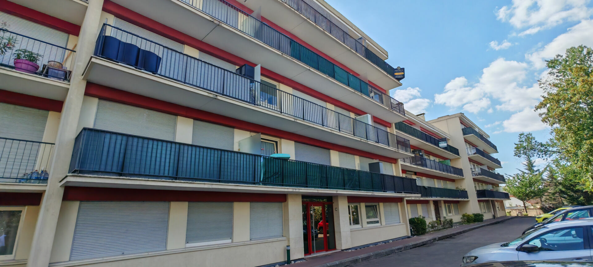 BELLO STUDIO A LIVRY GARGAN