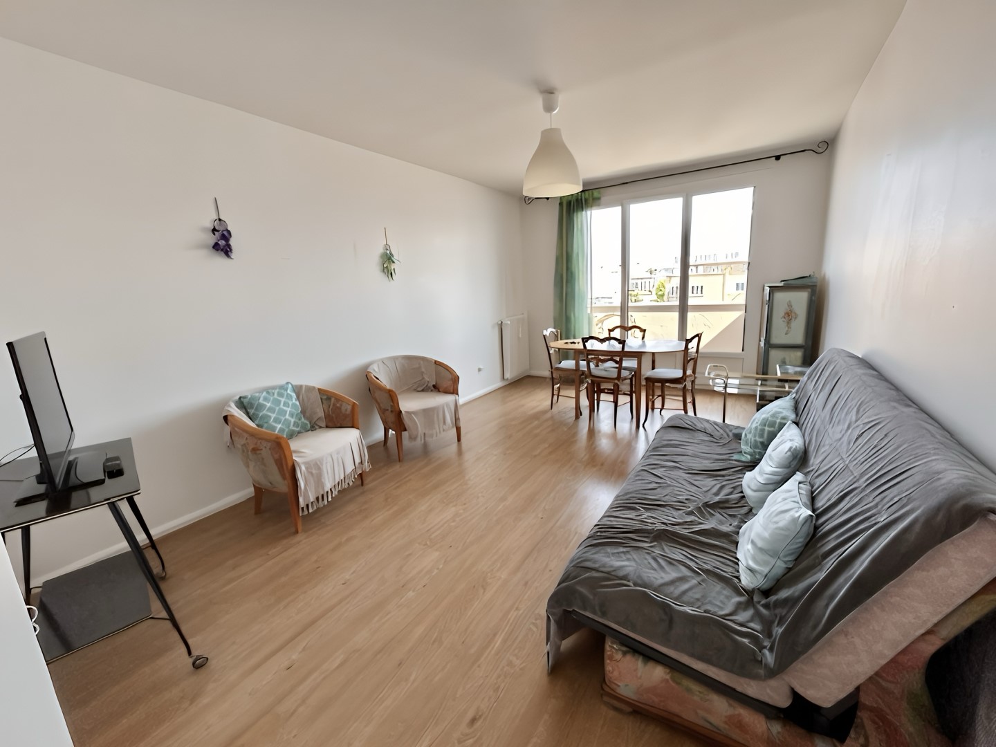 Bright 3-Room Apartment 71 sqm Top Floor Vanves